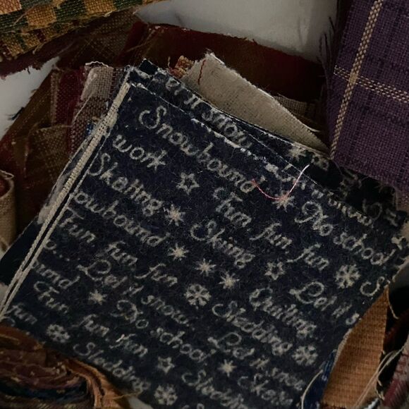 LOT OF VTG 2.5" Quilt Block Squares Patterned & Plaids Cotton Cut Fabric Pieces - Picture 6 of 13